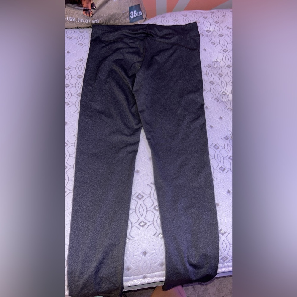 Women’s Under Armor leggings, worn once, they just don’t fit me:(